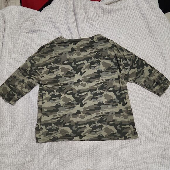 Alredine Tops - Alredine Camouflage Knit 3/4 Sleeve Crew Neck Top Womens M Green Gray Black